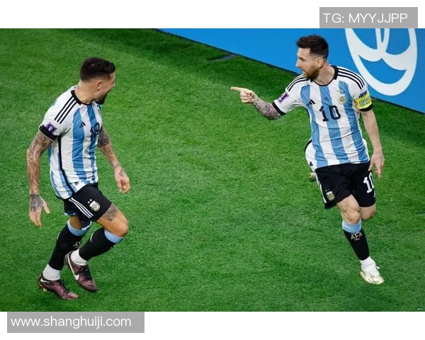 西足球看台:深入解析足球战术与球员表现的全新视角与精彩评论 西足球看台:深入解析足球战术与球员表现的全新视角与精彩评论